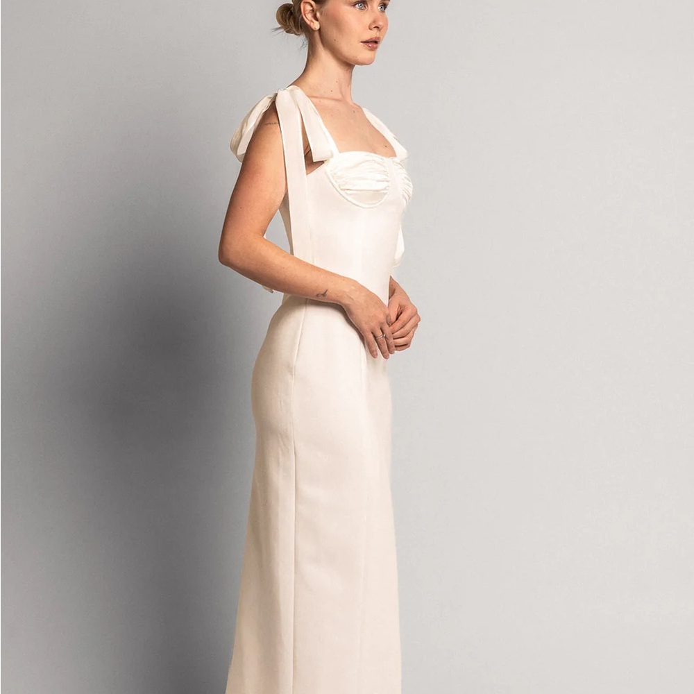 Elegant Cream Murlong Cress dress
